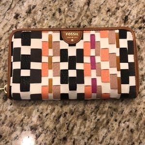 NWOT Women’s FOSSIL Zip Clutch Colorful Wallet